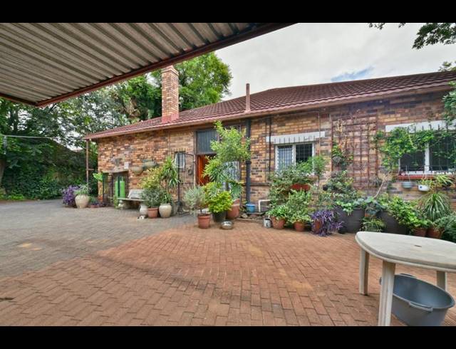 4 BEDROOM HOUSE FOR SALE IN THE HILL